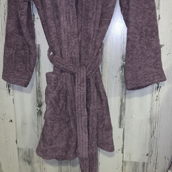 1127 Concierge Collection Turkish Hooded Robe - Picture 3 of 5